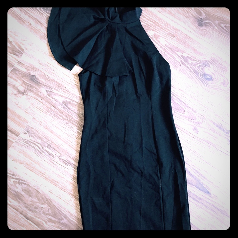 Little black dress 🔝